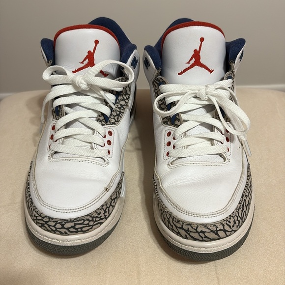 Air Jordan 3 Retro White Sneakers - Picture 3 of 11